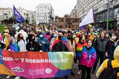 ¿Qué está mal con la visión occidental de la comunidad LGBT+ ucraniana durante la guerra?